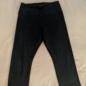Lysse pull on size L blue denim capris
